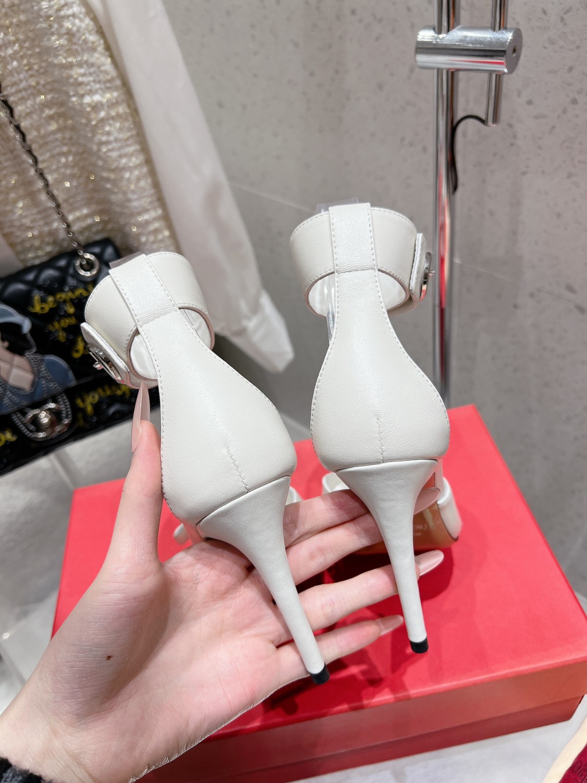 010 010#016-Valentino-shoes-01-2025SS