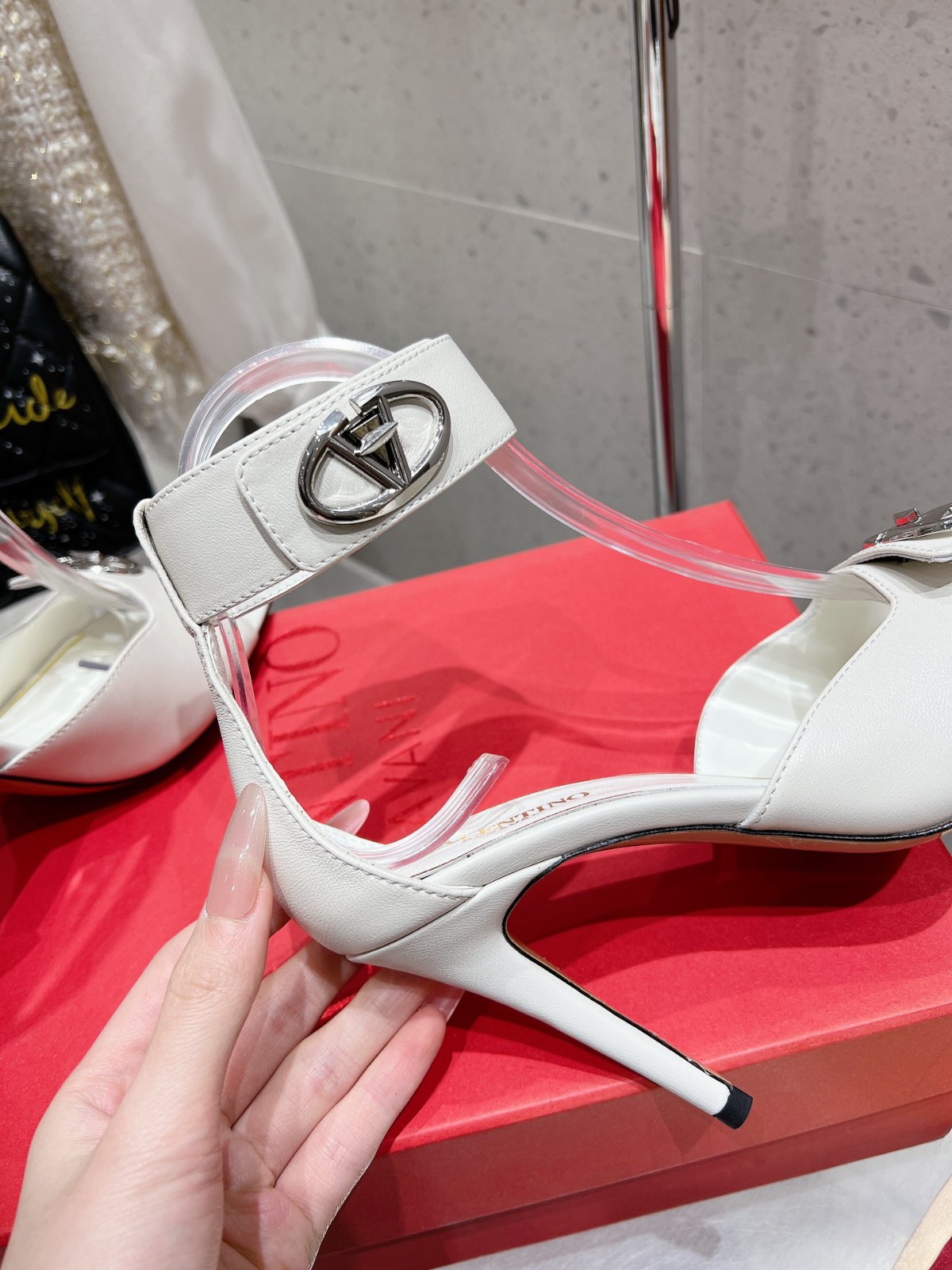 010 010#016-Valentino-shoes-01-2025SS