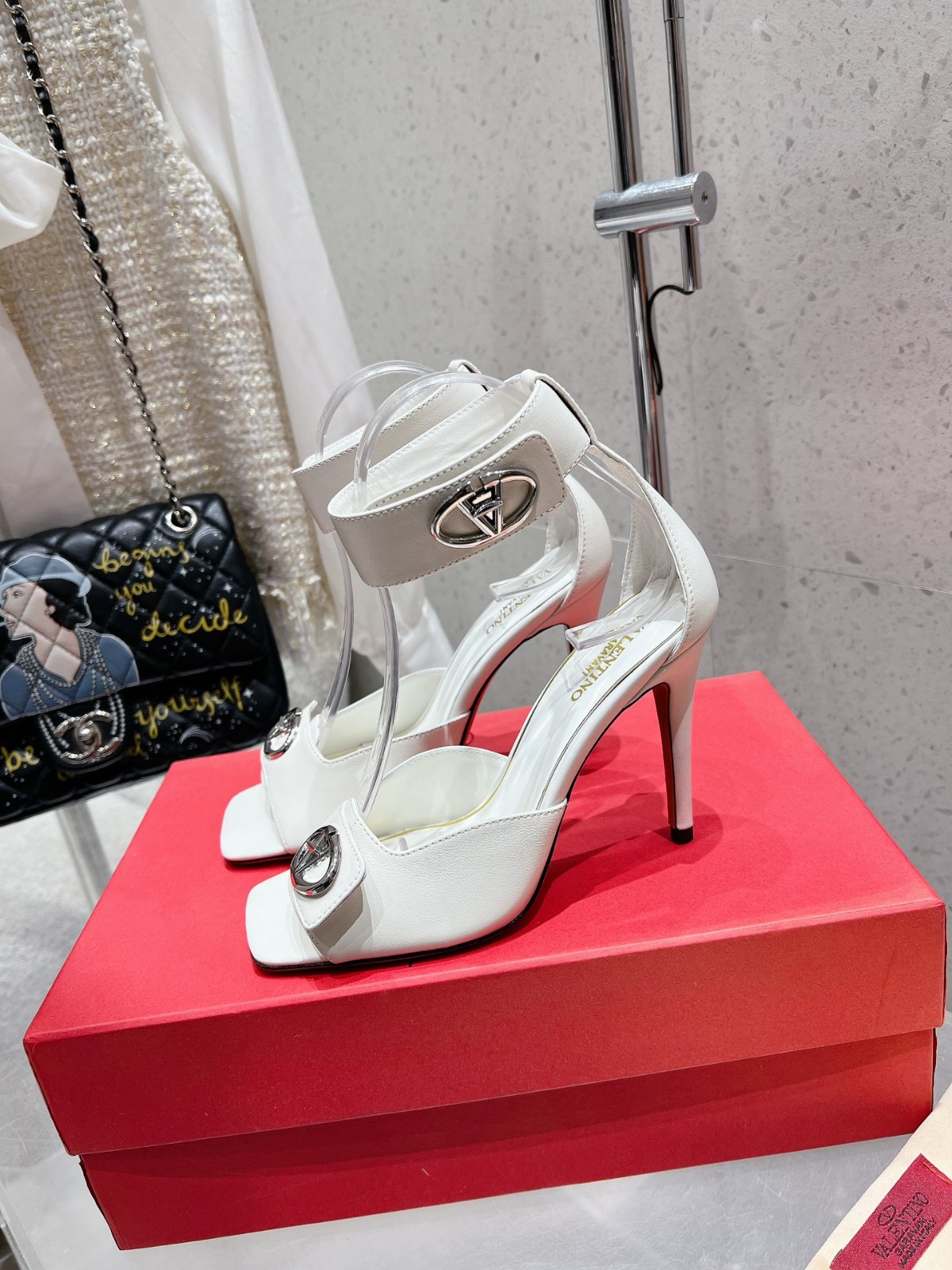 010 010#016-Valentino-shoes-01-2025SS