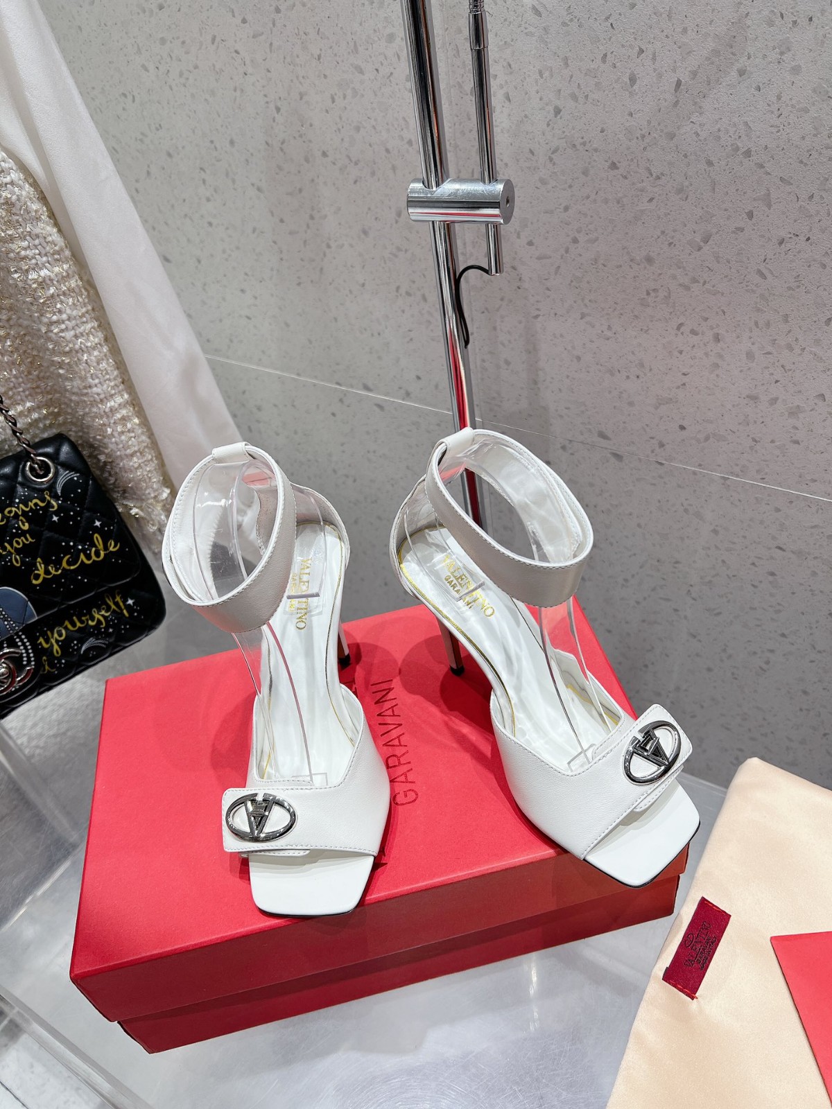 010 010#016-Valentino-shoes-01-2025SS