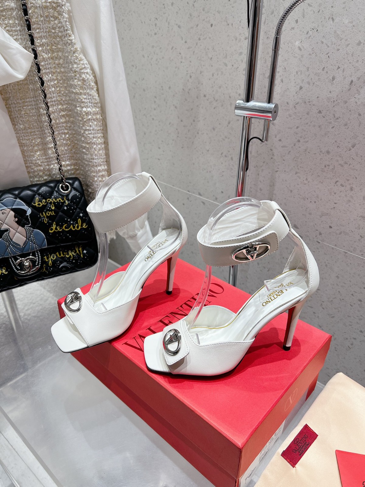 010 010#016-Valentino-shoes-01-2025SS