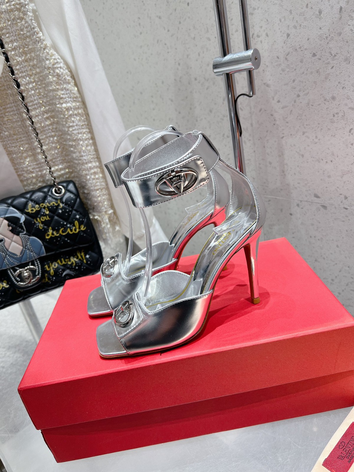 009 009#016-Valentino-shoes-01-2025SS