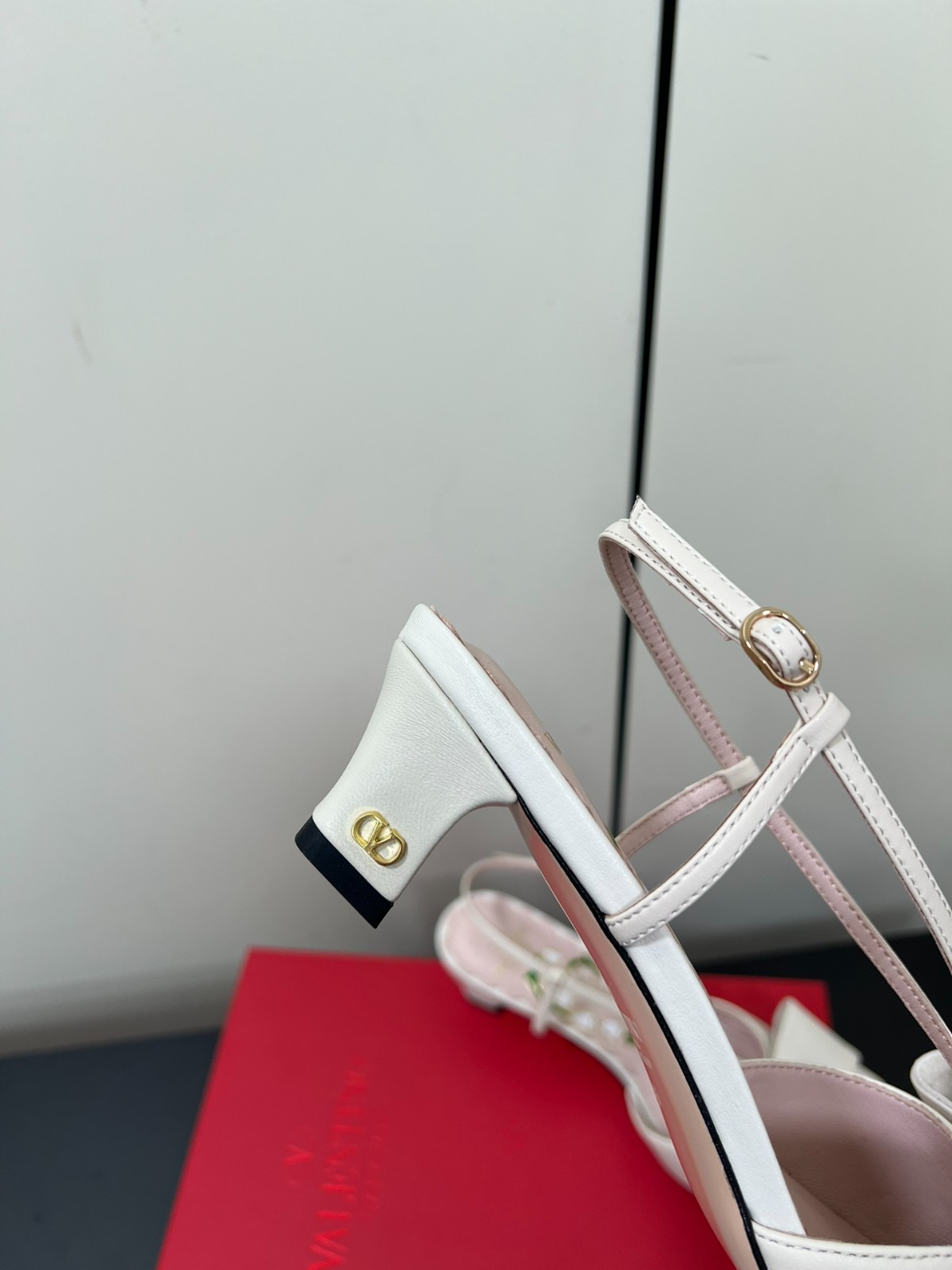 007 007#016-Valentino-shoes-01-2025SS