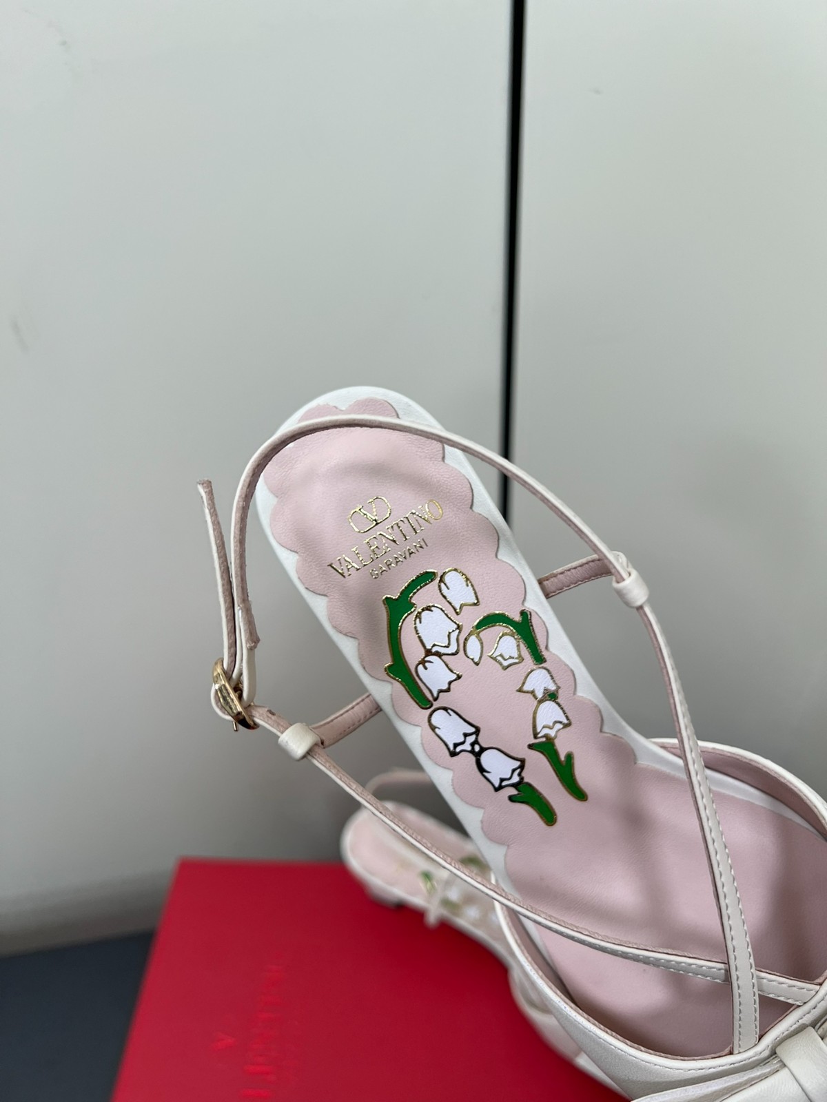 007 007#016-Valentino-shoes-01-2025SS