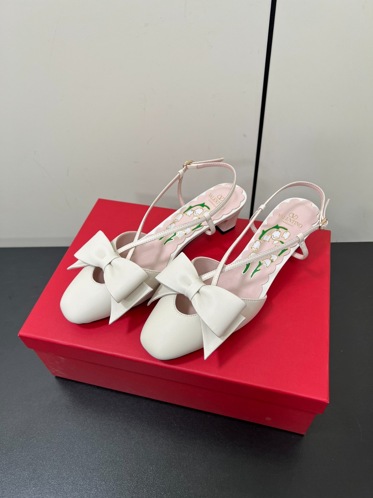 007 007#016-Valentino-shoes-01-2025SS