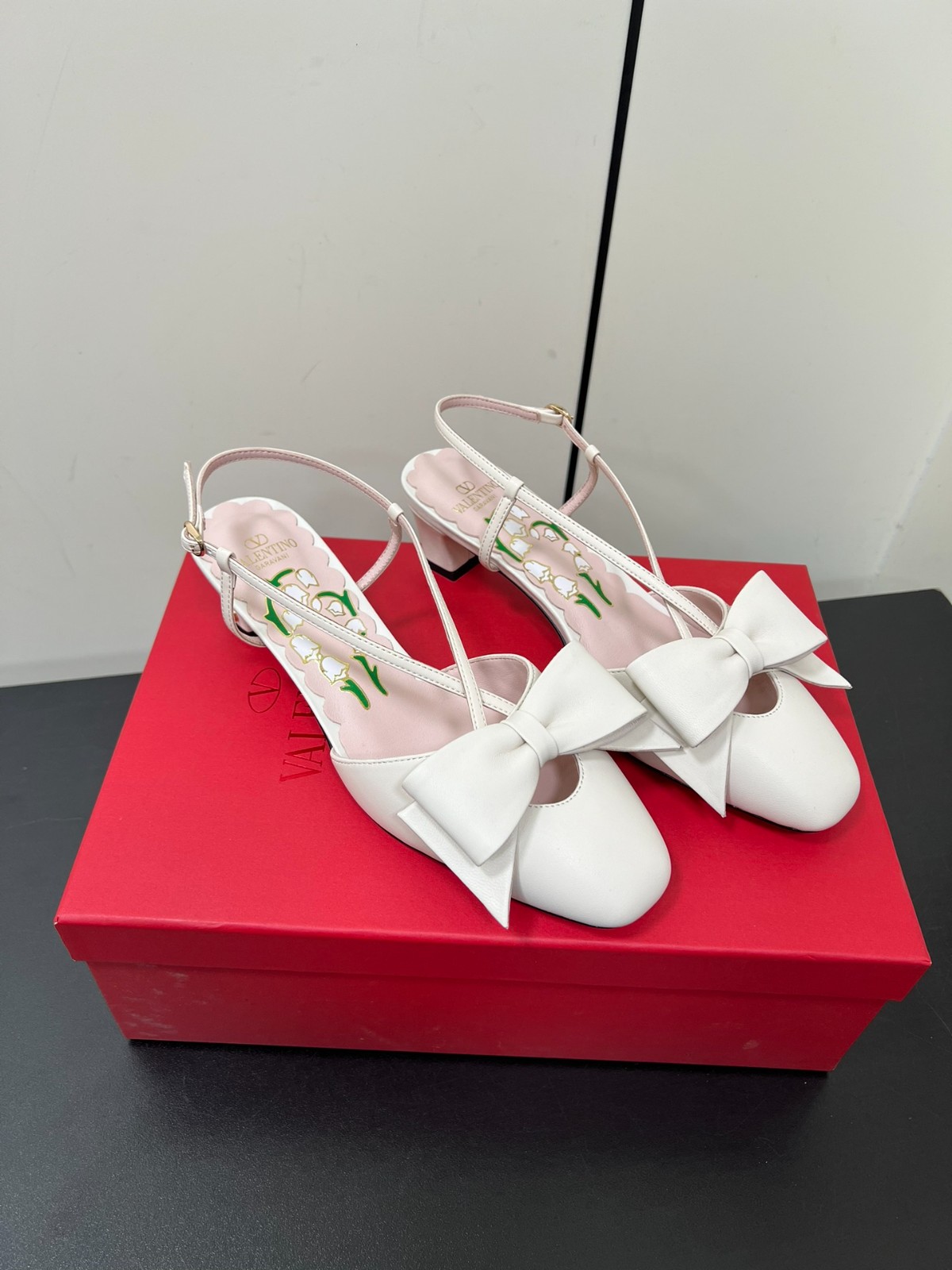 007 007#016-Valentino-shoes-01-2025SS