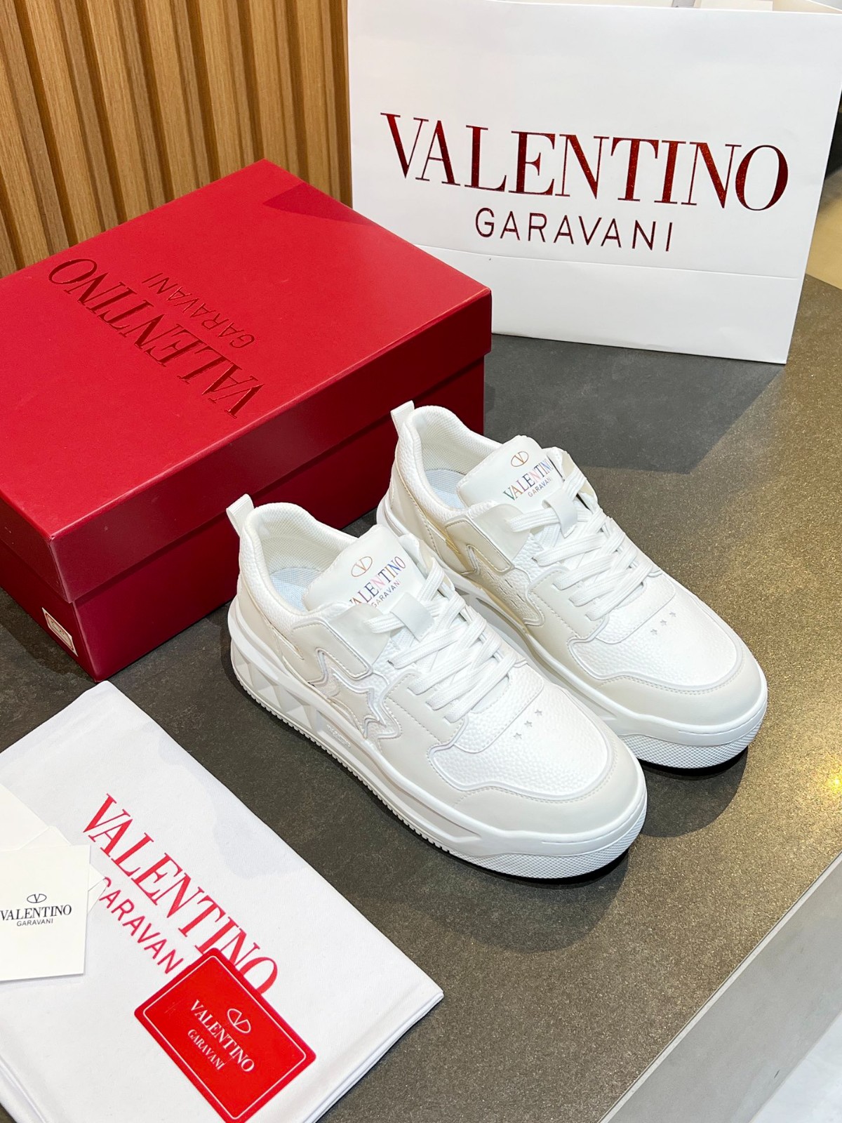 004 004#016-Valentino-shoes-01-2025SS
