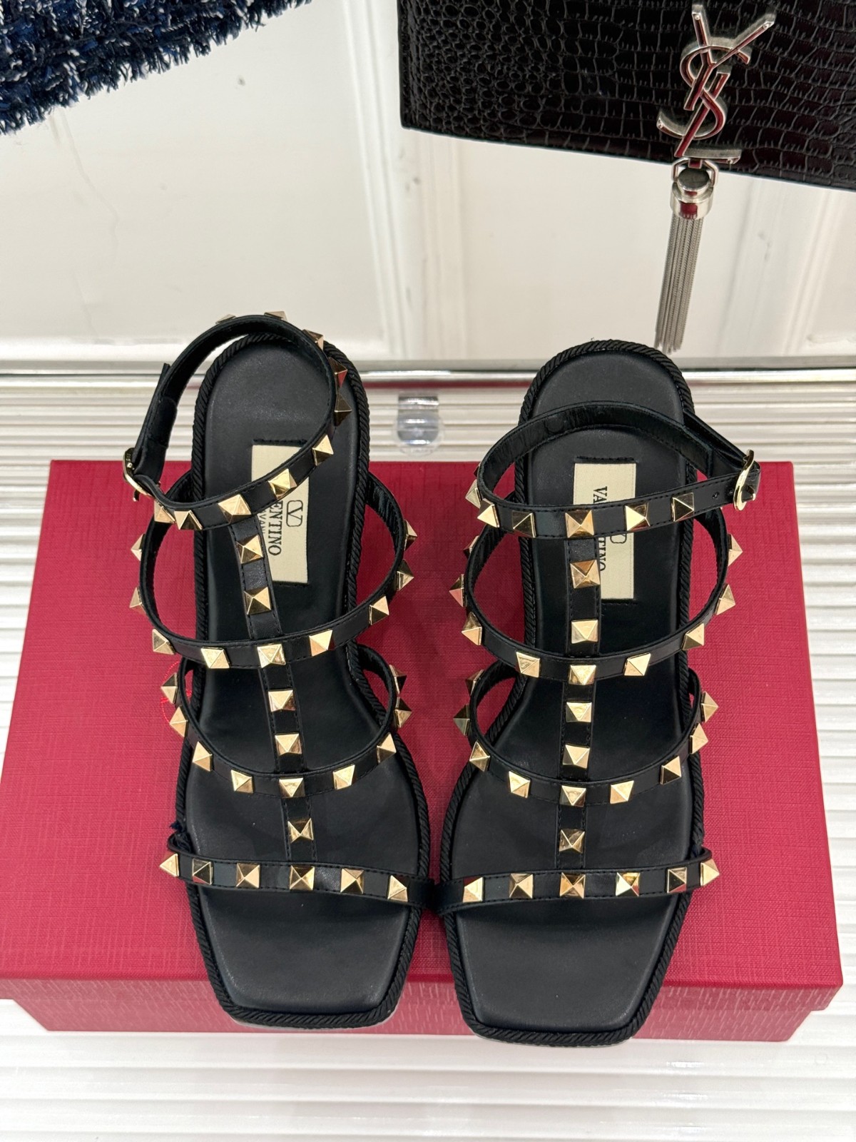 002 002#016-Valentino-shoes-01-2025SS