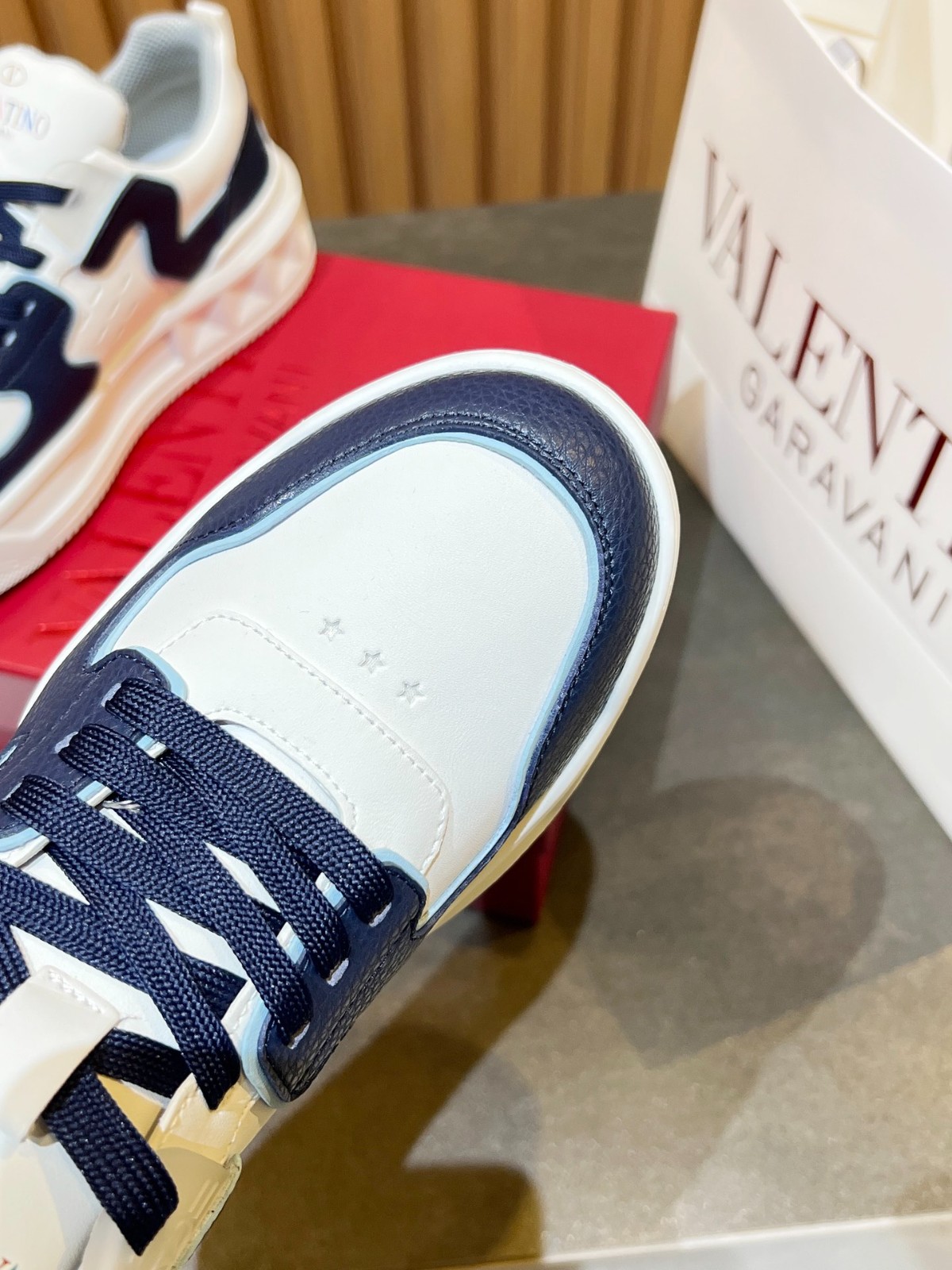 001 001#016-Valentino-shoes-01-2025SS