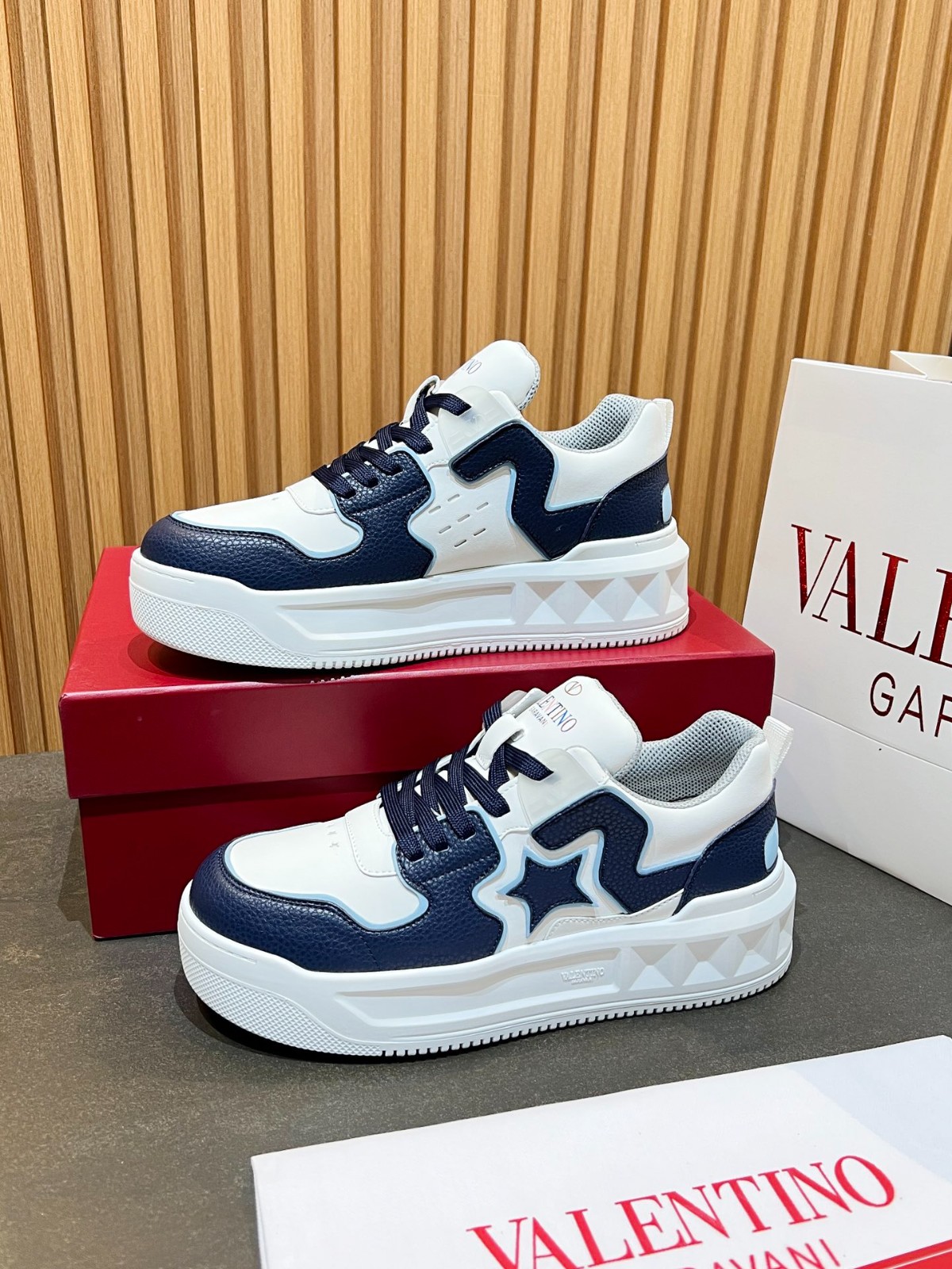 001 001#016-Valentino-shoes-01-2025SS
