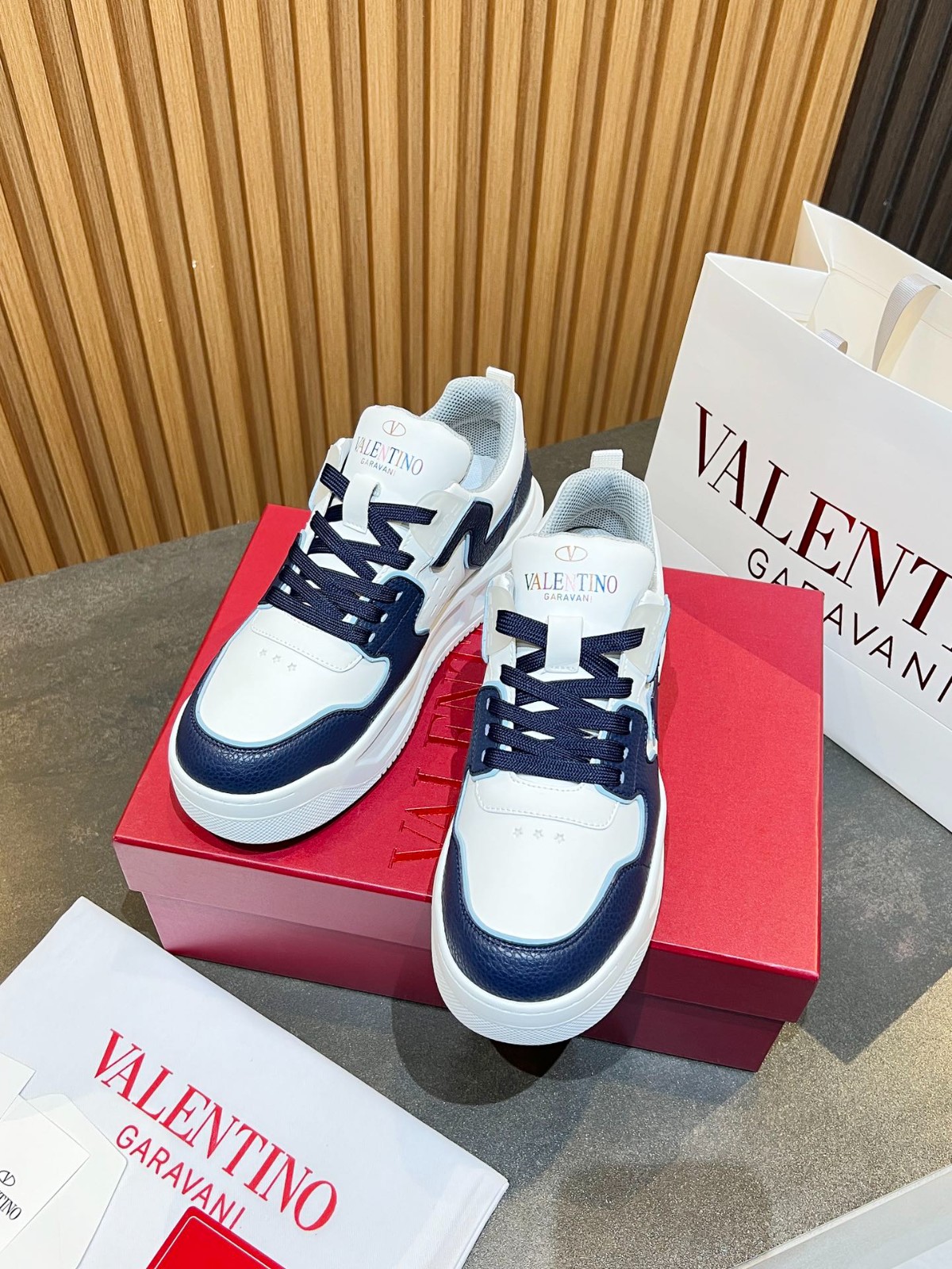 001 001#016-Valentino-shoes-01-2025SS