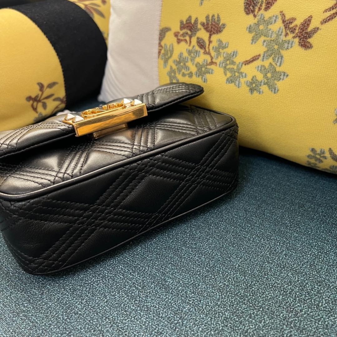 019 019#226-Valentino-Bags-01-2025SS