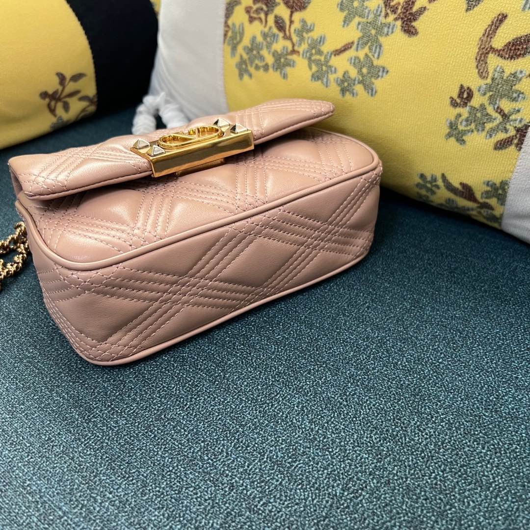 013 013#226-Valentino-Bags-01-2025SS