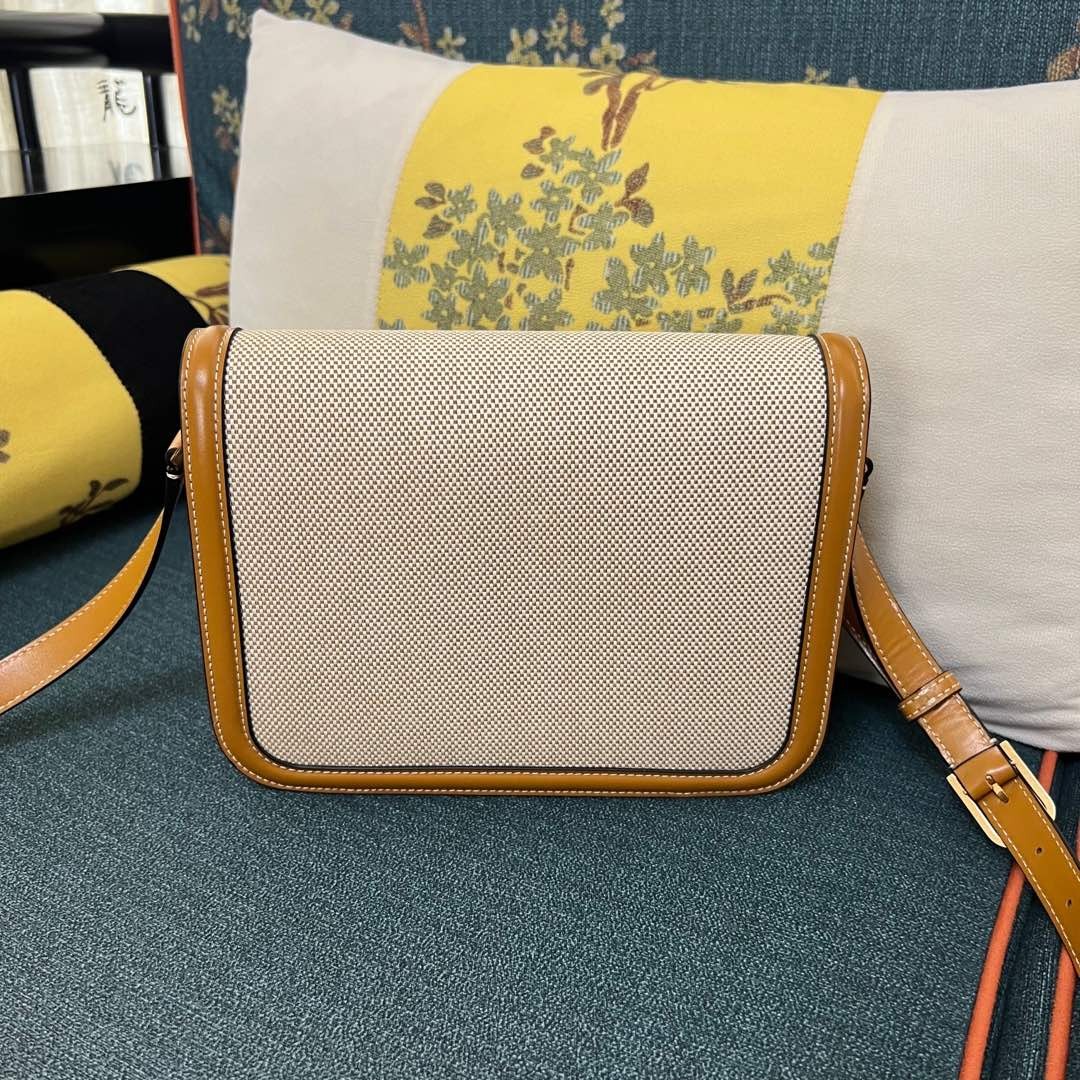 011 011#226-Valentino-Bags-01-2025SS