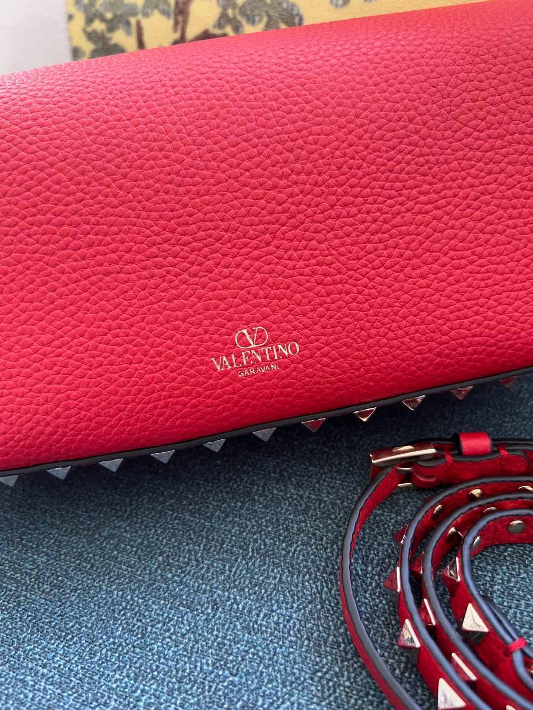 010 010#226-Valentino-Bags-01-2025SS