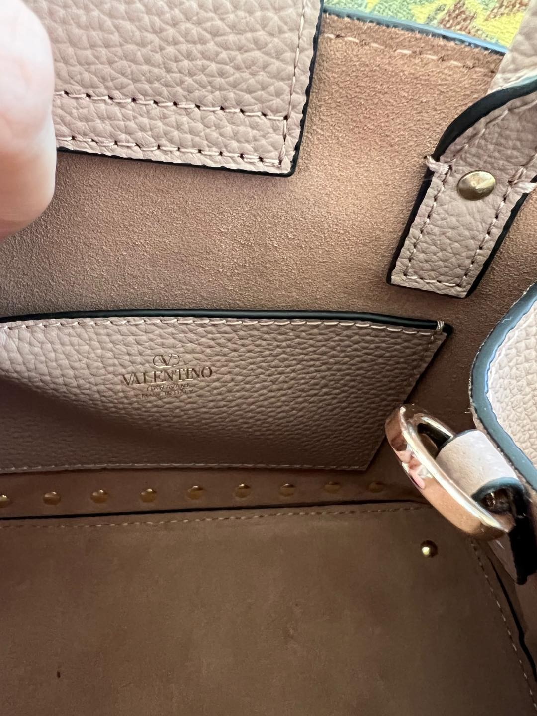 006 006#226-Valentino-Bags-01-2025SS