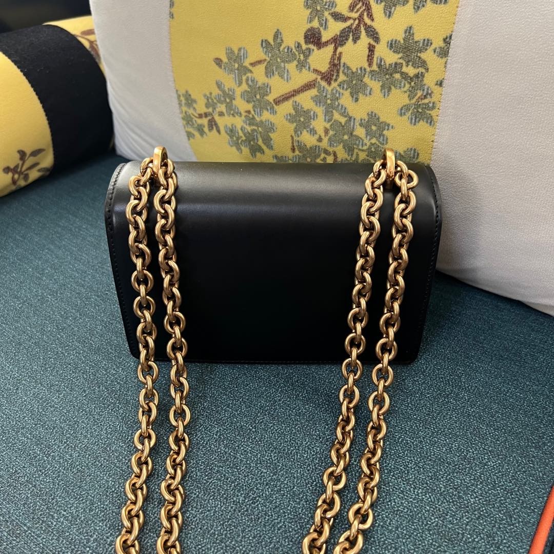 003 003#226-Valentino-Bags-01-2025SS