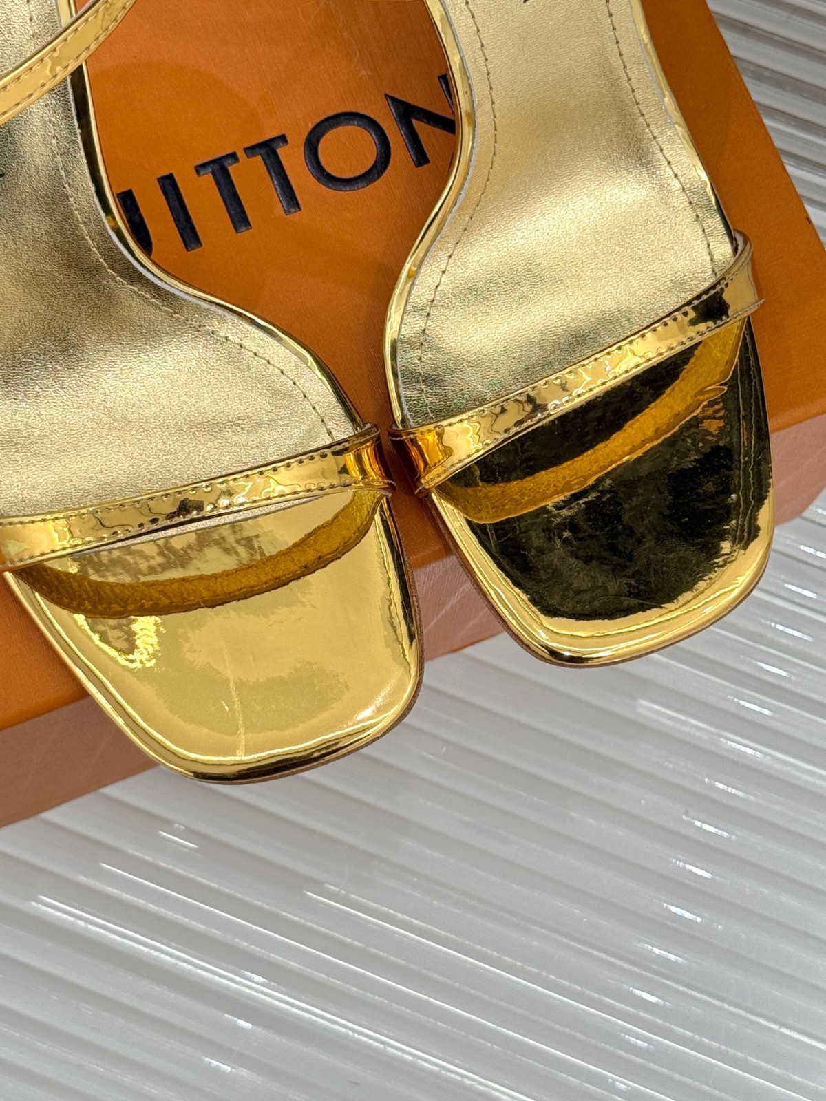 043 32123114 size 35-42