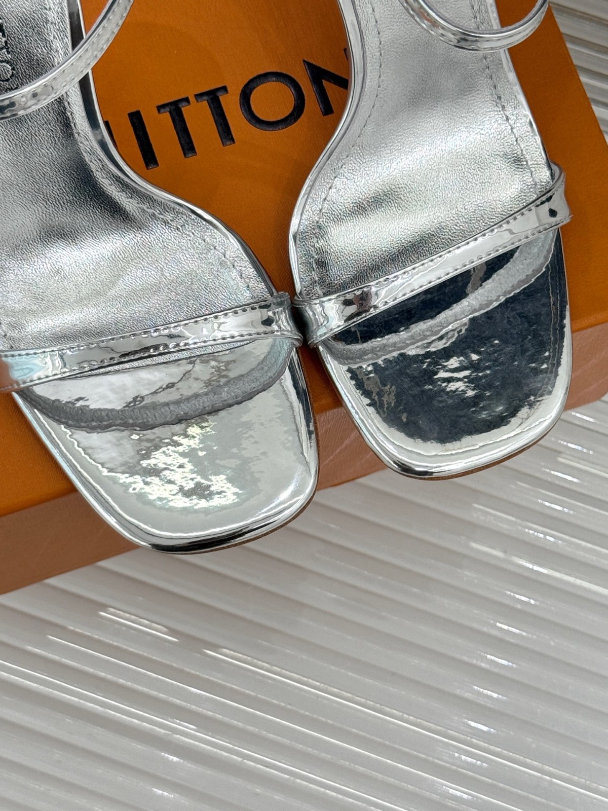 039 32123114 size 35-42