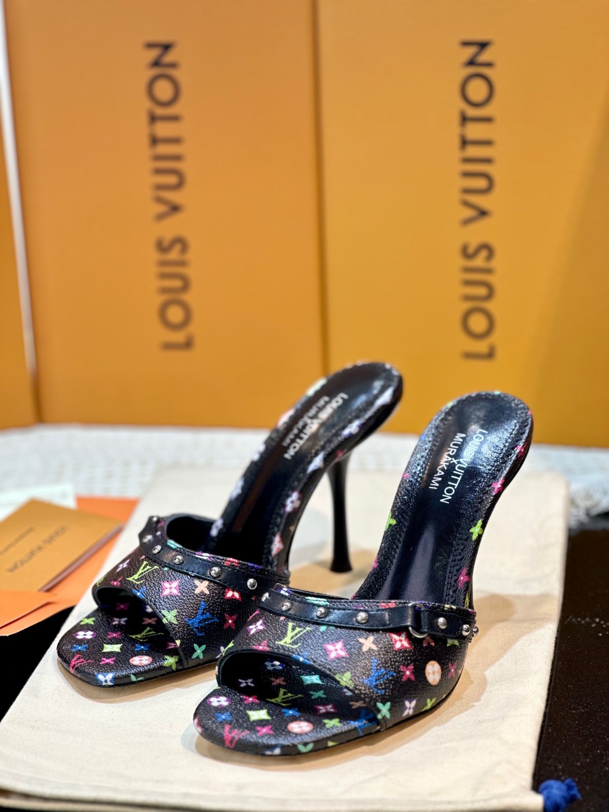 033 30123108 size 35-42