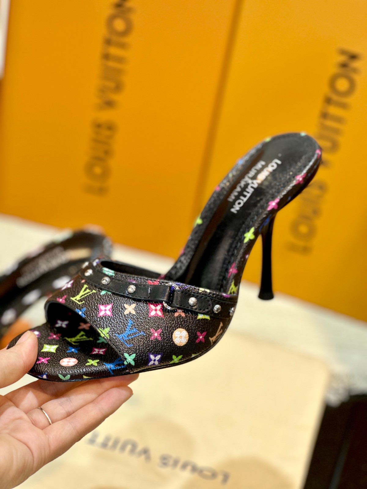 033 30123108 size 35-42