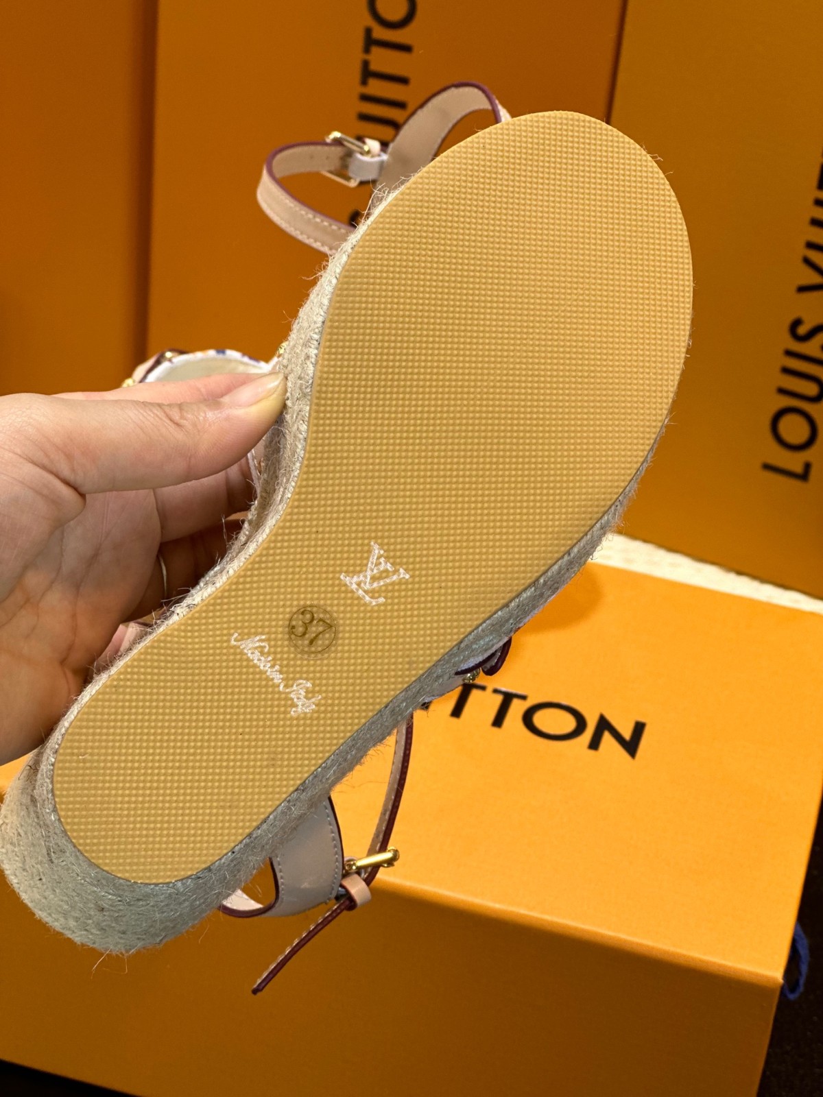 025 28123103 size 35-42