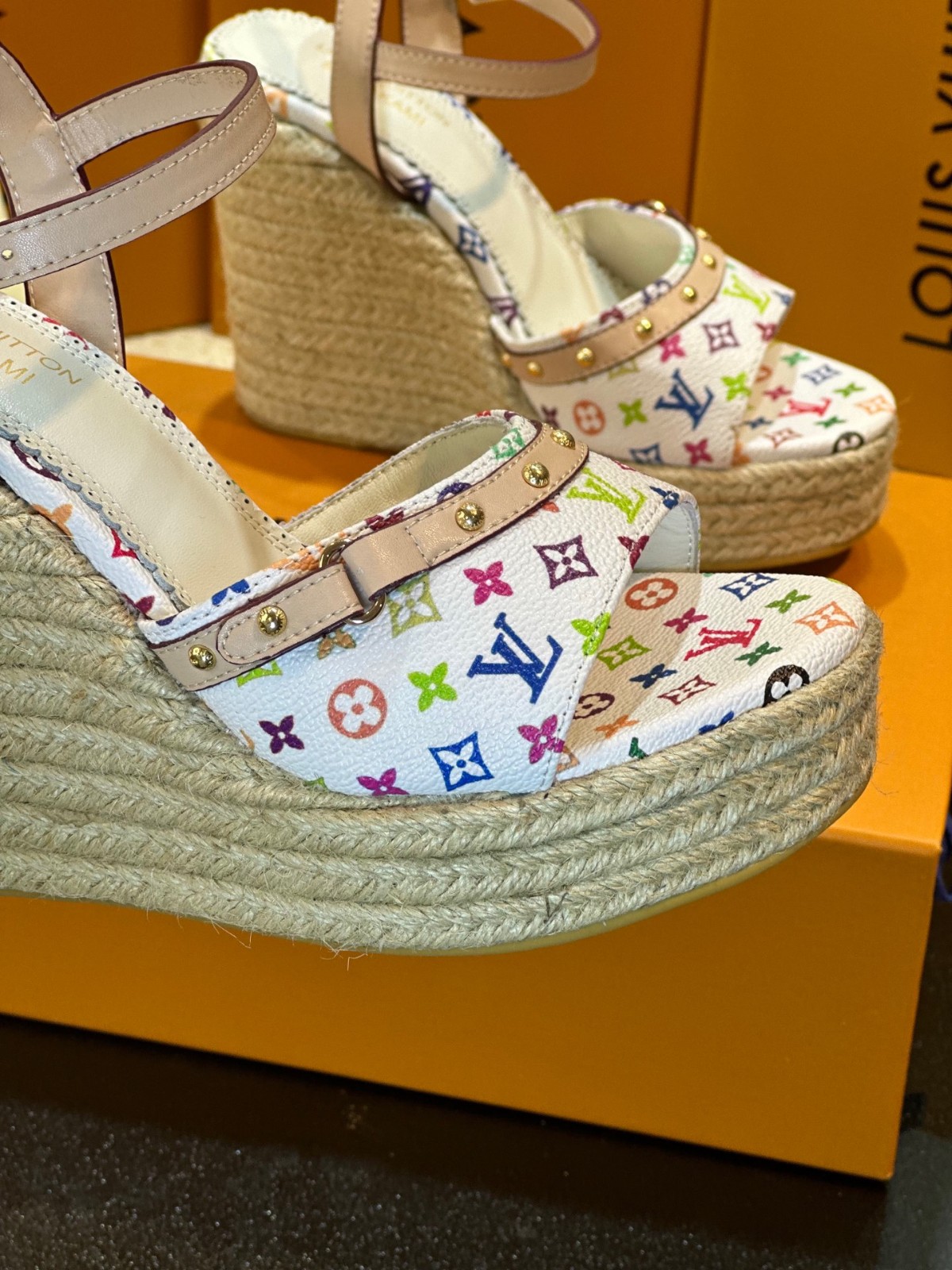 025 28123103 size 35-42