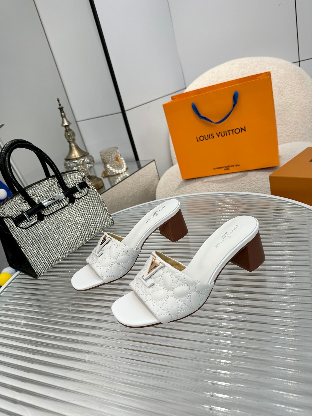 024 18123184 size 35-43