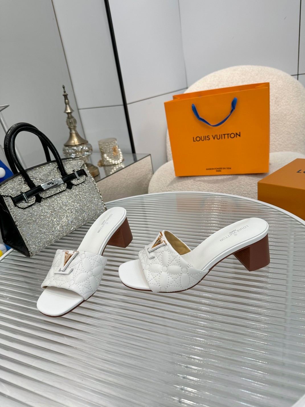 024 18123184 size 35-43