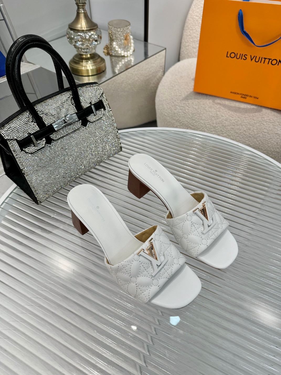 024 18123184 size 35-43