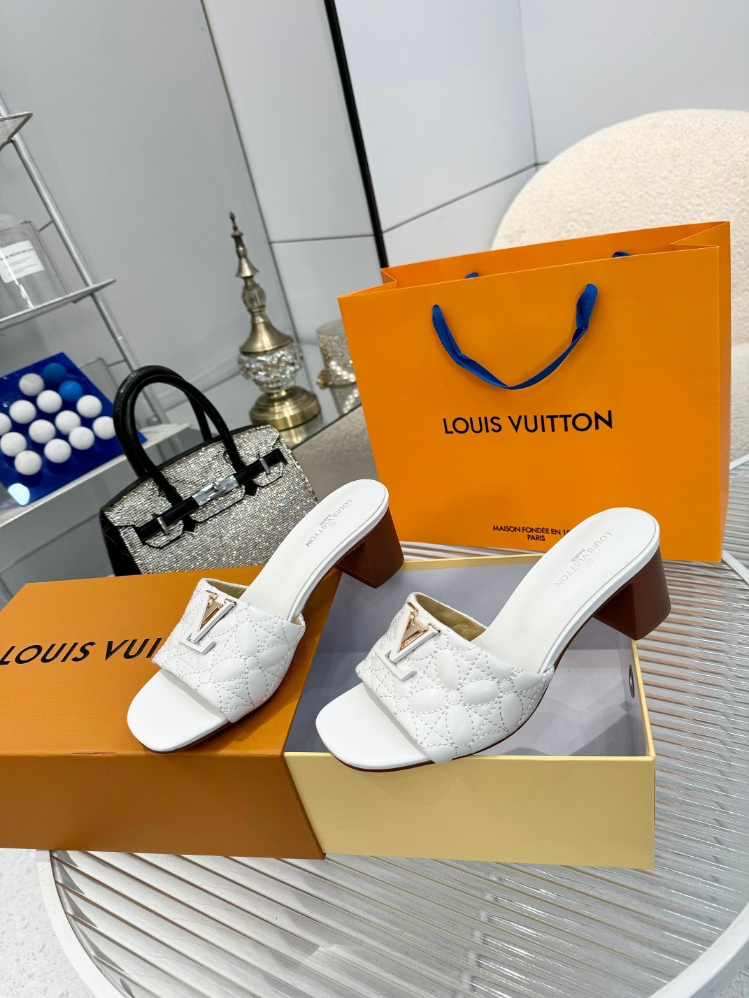 024 18123184 size 35-43