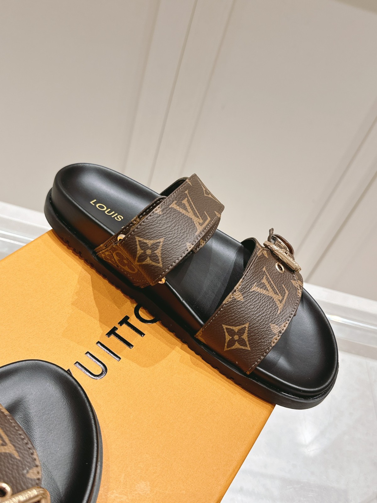 019 26123102 size 35-41