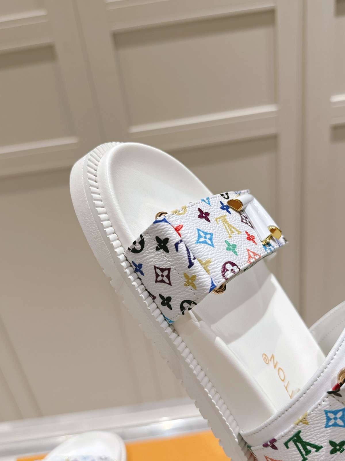 017 26123102 size 35-41