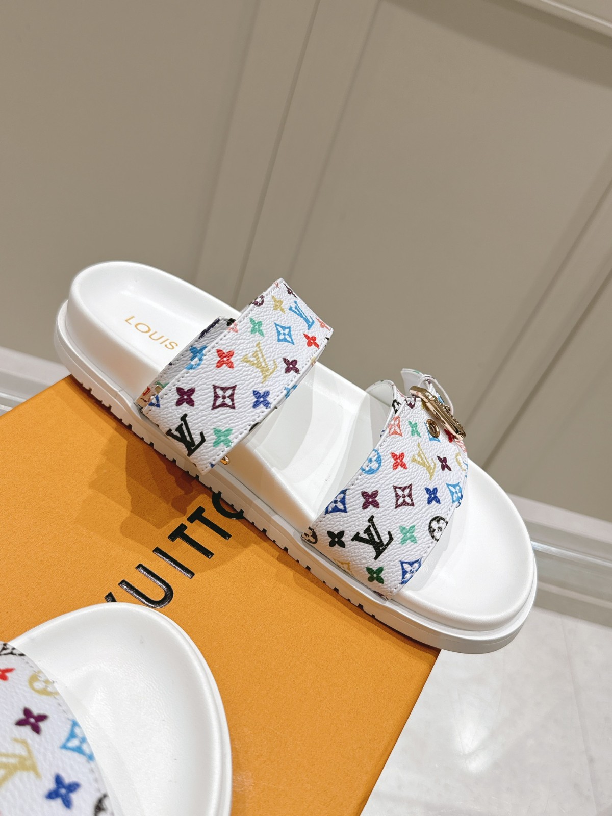 017 26123102 size 35-41