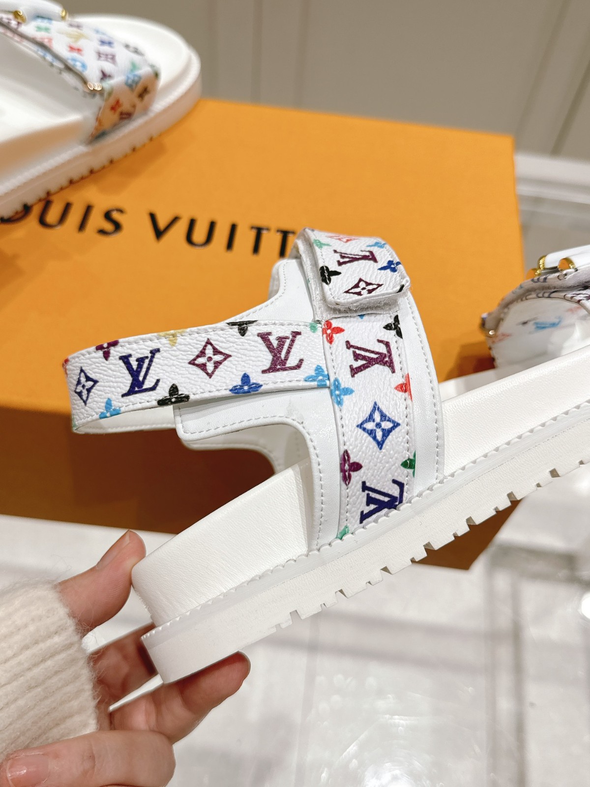 015 28123104 size 35-41