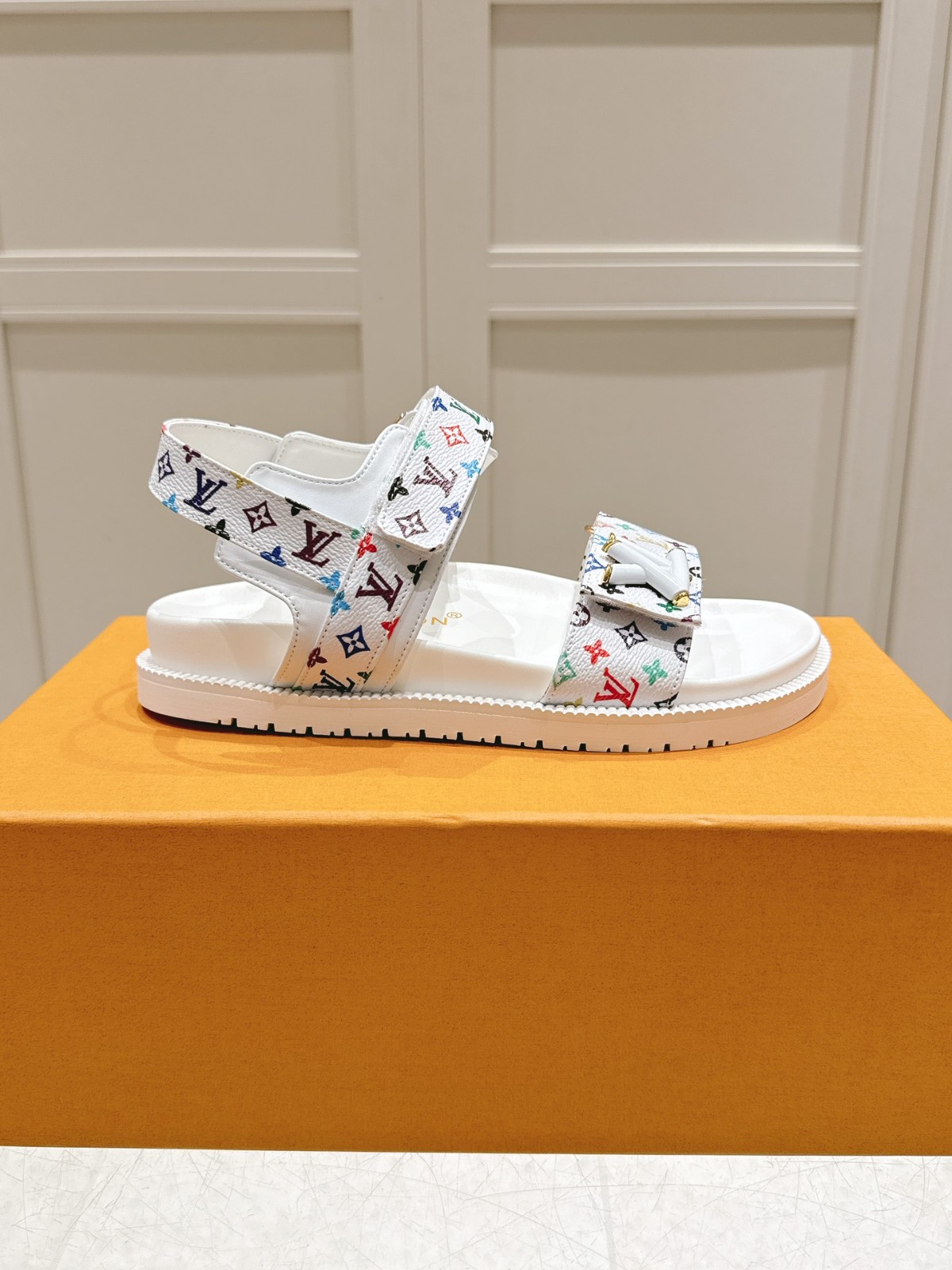 015 28123104 size 35-41