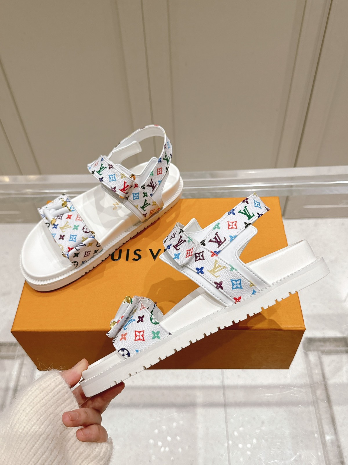 015 28123104 size 35-41