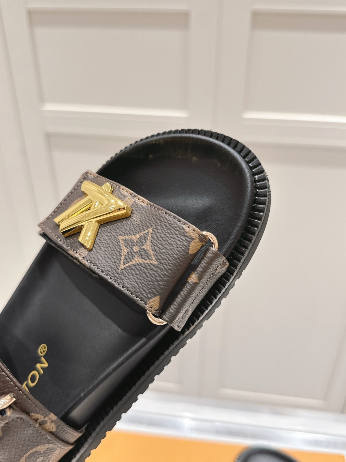 012 28123104 size 35-41