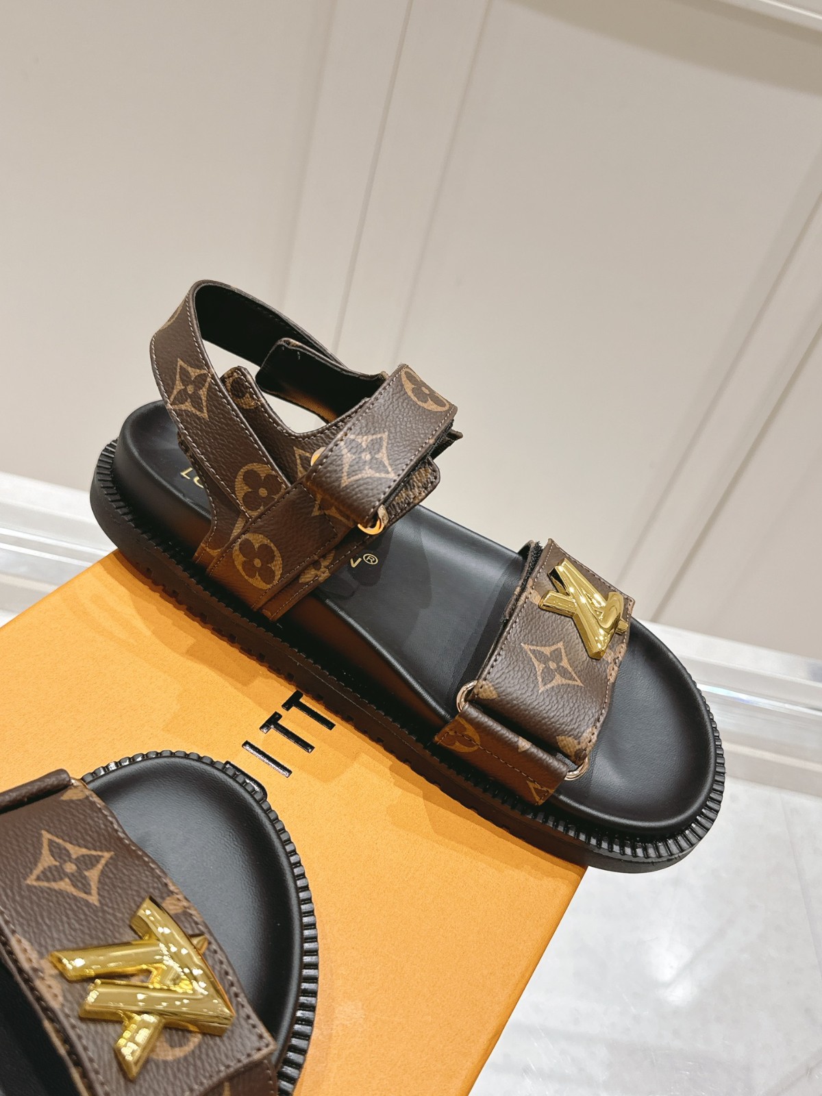 012 28123104 size 35-41