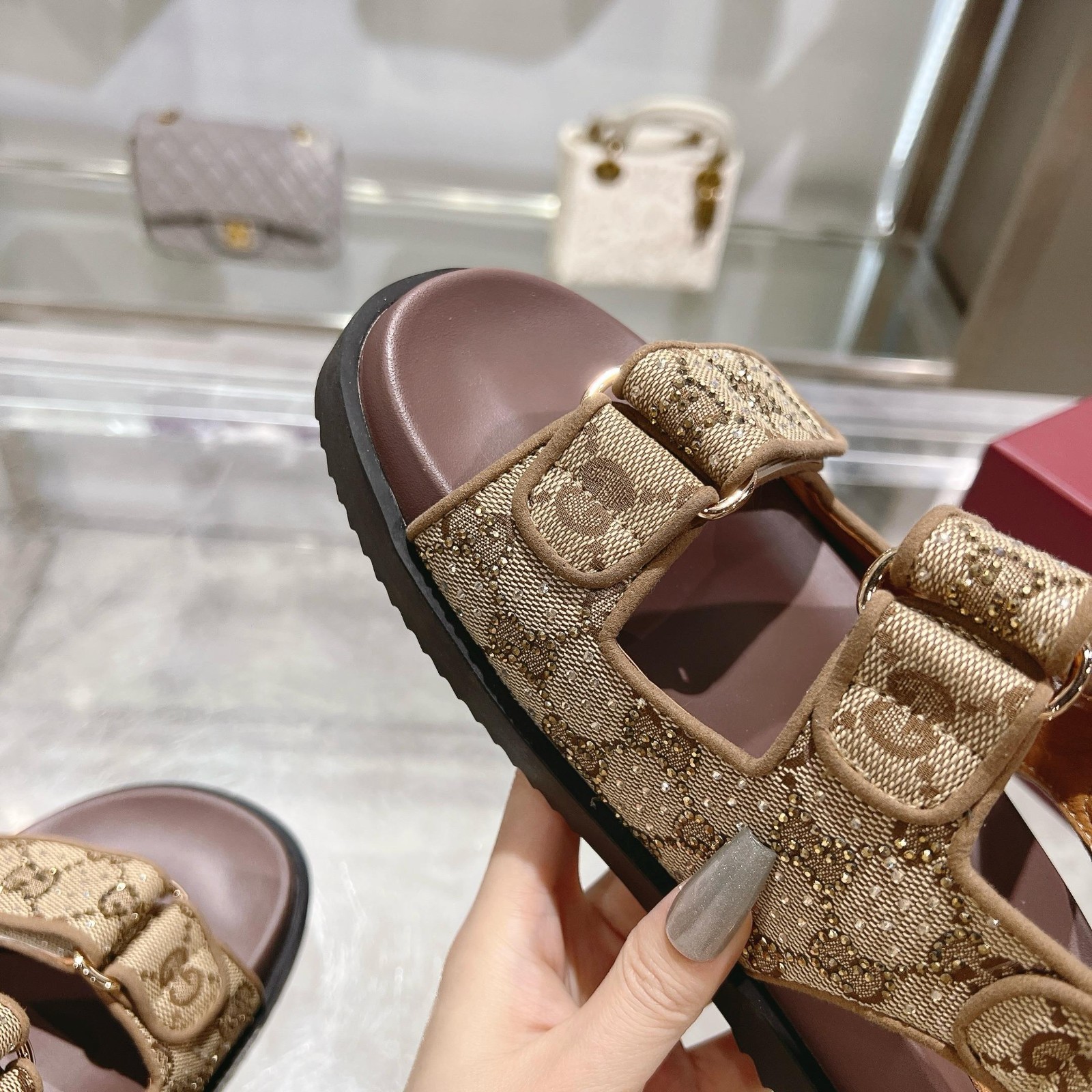 046 26123102 size 35-42
